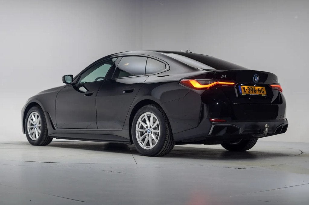 BMW i4 eDrive40 High Executive Sport [ HUD Leder Sportstoele, Auto's, BMW, 0 cilinders, 1600 kg, 2025 kg, Te koop