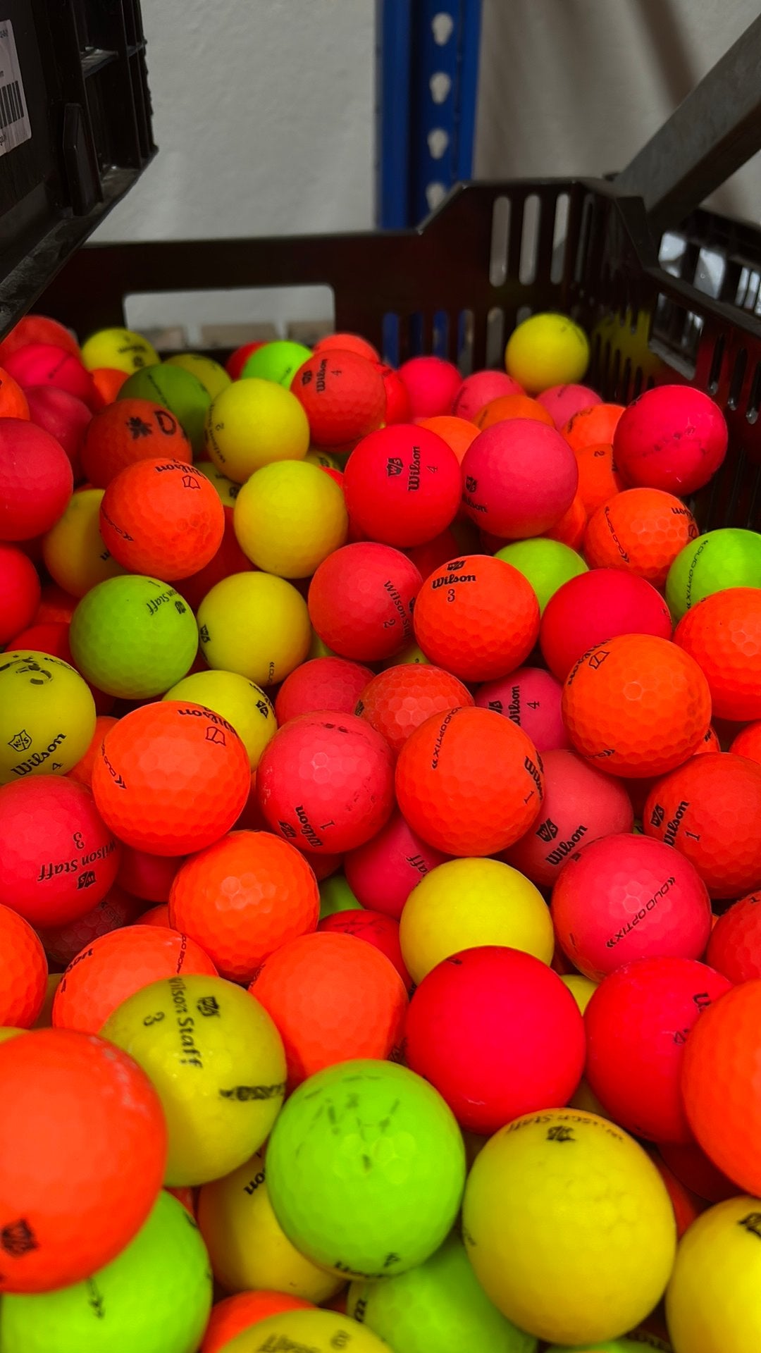 50 Stuks Wilson Staff Matte Soft Golfballen AAAA, Sport en Fitness, Golf, Ophalen of Verzenden, Zo goed als nieuw, Bal(len)