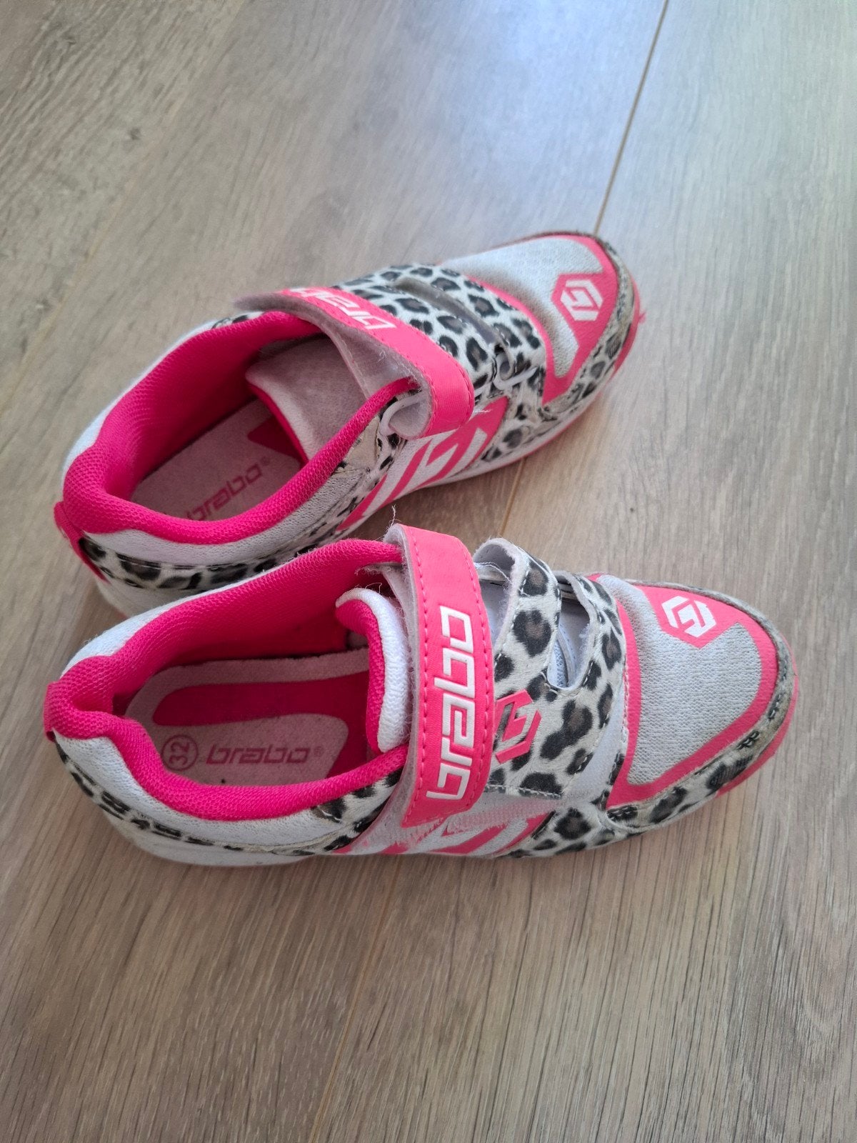 Hockeyschoenen maat 32 en 33, Ophalen of Verzenden, Gebruikt, Meisje, Laarzen