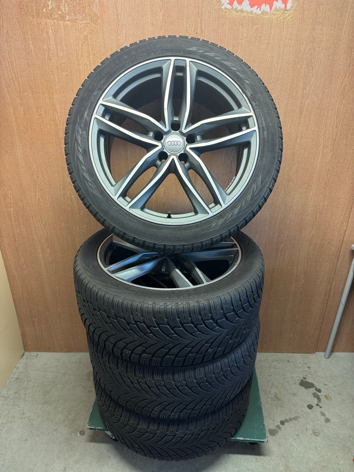 Audi 20 inch velgen met Nokian winterbanden 255/45R20, Auto-onderdelen, Banden en Velgen, Ophalen, Gebruikt, 255 mm, Banden en Velgen