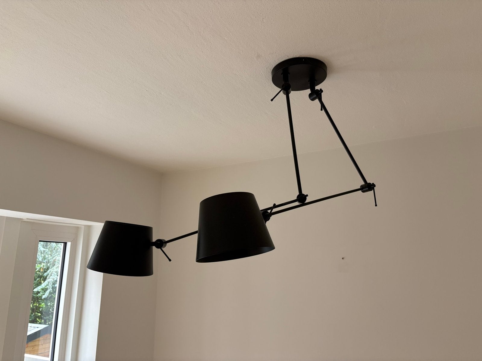 Zwarte verstelbare lamp met twee kappen, van Rietveld Licht, Huis en Inrichting, Ophalen, Zo goed als nieuw, Metaal, E27 (groot)