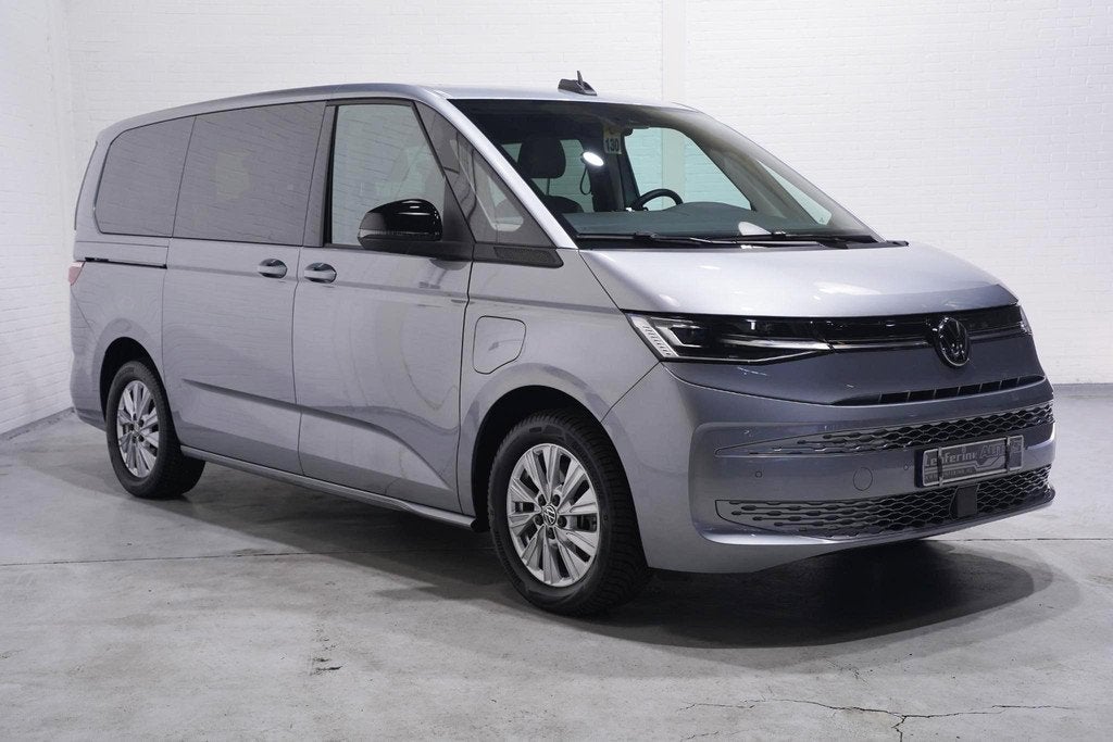 Volkswagen Multivan 1.4 eHybrid L2H1 Style NAP Iq Light Pano, Auto's, Volkswagen, Gebruikt, Euro 6, 138 €/maand, 7 stoelen