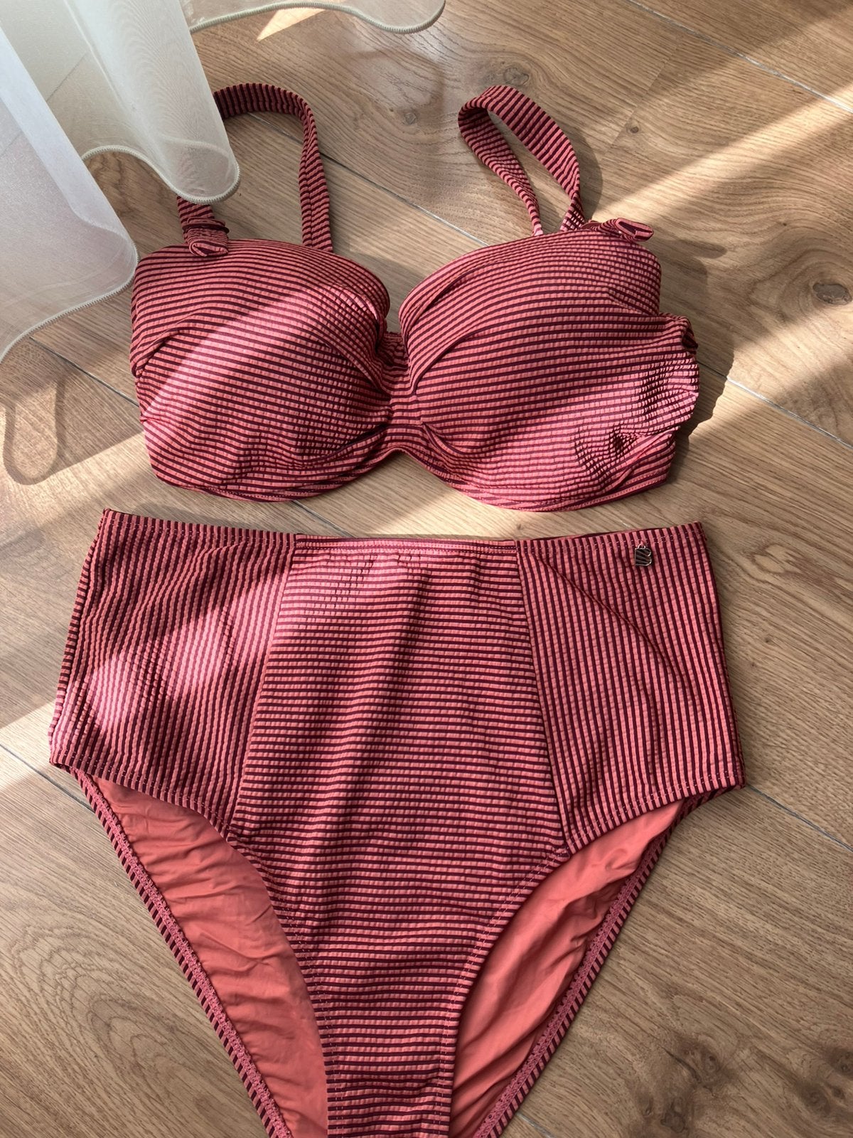 Beachlife bikini, maat 40/38 E, Kleding | Dames, Badmode en Zwemkleding, Zo goed als nieuw, Bikini, Rood, Ophalen of Verzenden