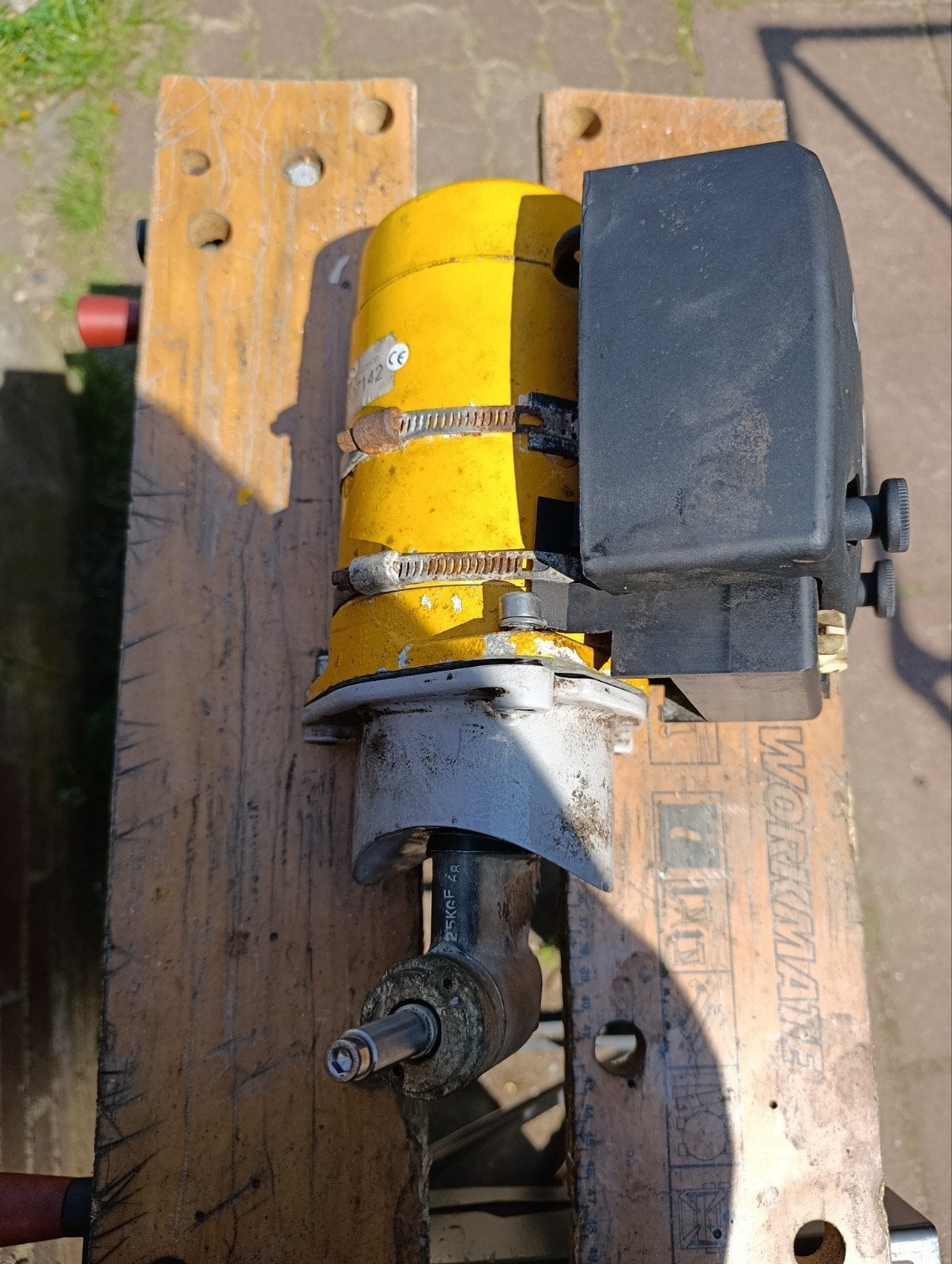 Vetus boegschroef 25kgf 12V, Ophalen of Verzenden, Zo goed als nieuw, Motor en Techniek, Zeilboot of Motorboot