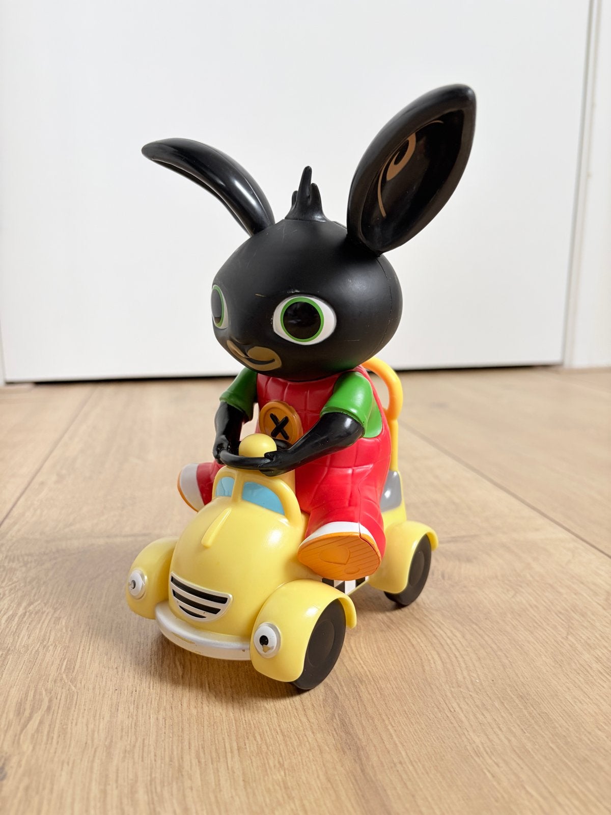 Bing Konijn in Auto Speelgoedfiguur, Ophalen, Zo goed als nieuw