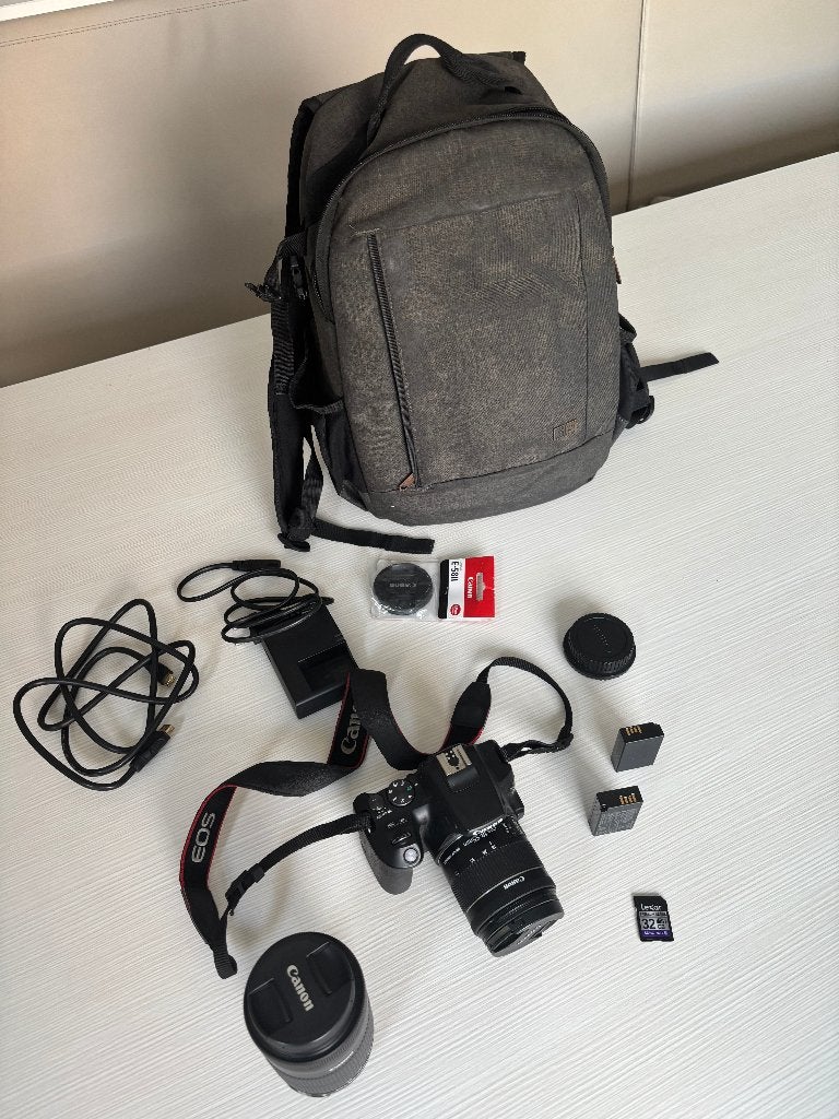 Canon 250d met twee lenzen, Ophalen, Spiegelreflex, Canon, Zo goed als nieuw