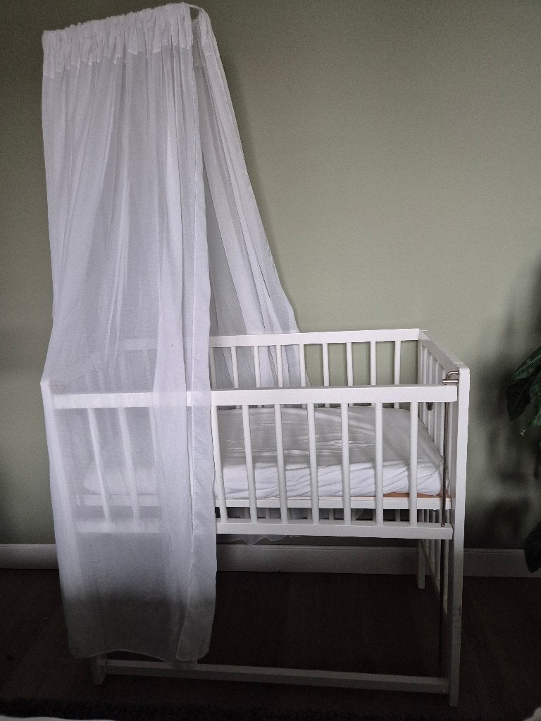 Witte co sleeper met sluier / hemeltje, Kinderen en Baby's, Babywiegjes en Ledikanten, Ophalen, Gebruikt, Ledikant