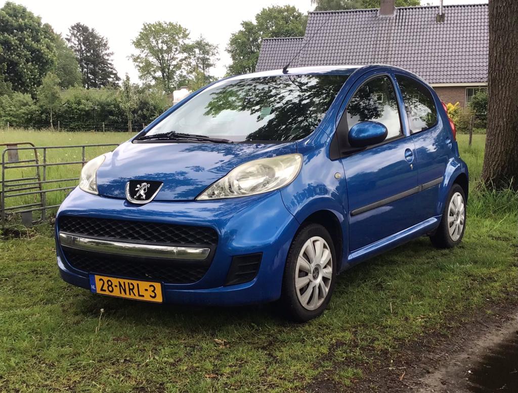 Peugeot 107 1.0 12V 5DR 2010 Blauw, Auto's, Voorwielaandrijving, Stof, 68 pk, Origineel Nederlands