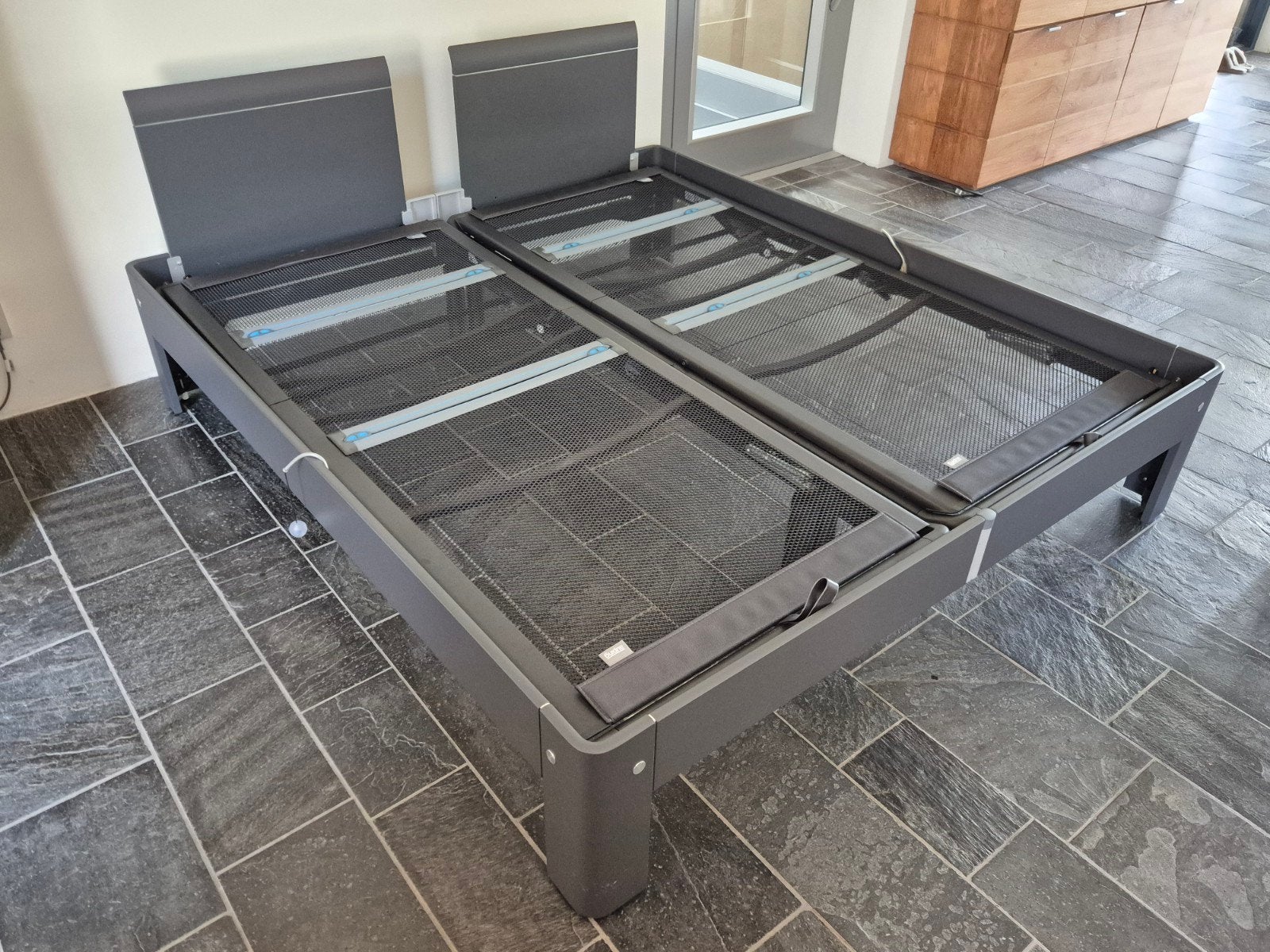 Auping Auronde 1500 deelbaar 180x200 grijs verstelbare bodem, Huis en Inrichting, Slaapkamer | Bedden, Ophalen, Verstelbaar, Modern, tijdloos