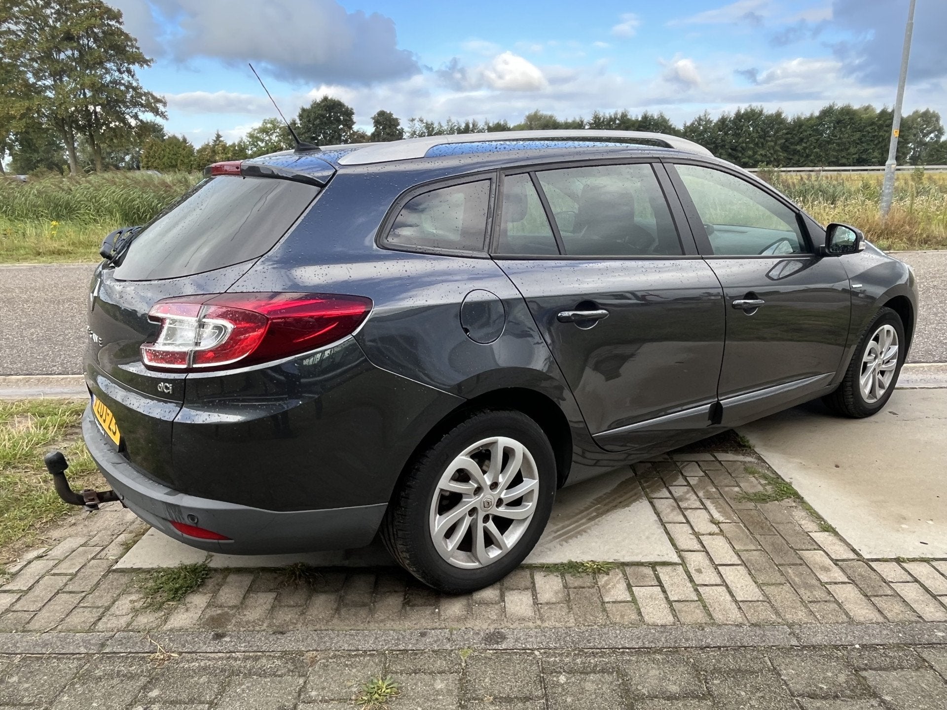 Renault Mégane Estate 1.5 dCi Limited / Trekhaak / Parkeerh, Auto's, Voorwielaandrijving, Stof, Gebruikt, Zwart