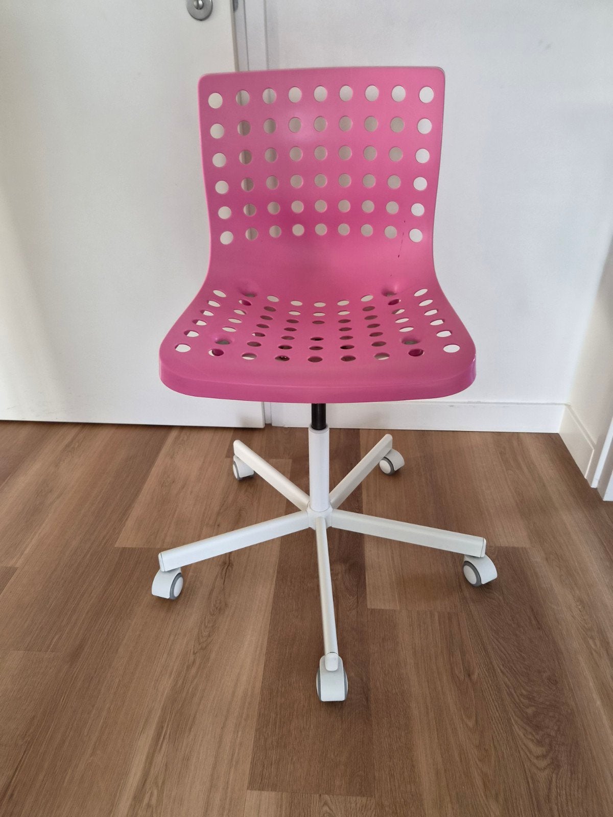 Roze bureaustoel met wieltjes, Ophalen, Gebruikt, Roze, Bureaustoel