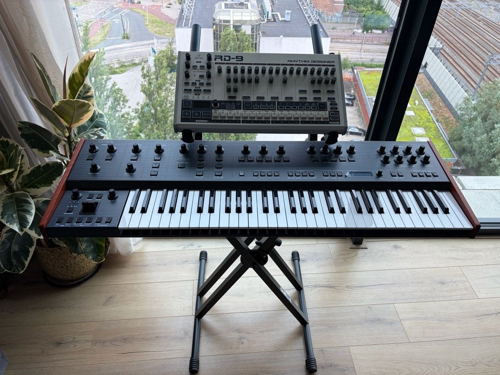 Behringer UB-Xa (praktisch nieuw!), Muziek en Instrumenten, Synthesizers, 61 toetsen, Zo goed als nieuw, Met midi-aansluiting