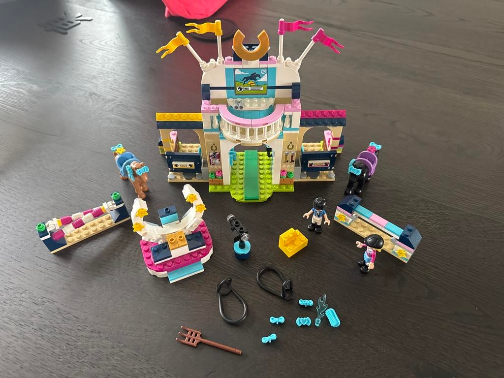 LEGO Friends Heartlake Manege 41357 met instructies, Gebruikt, Lego, Friends, Ophalen of Verzenden