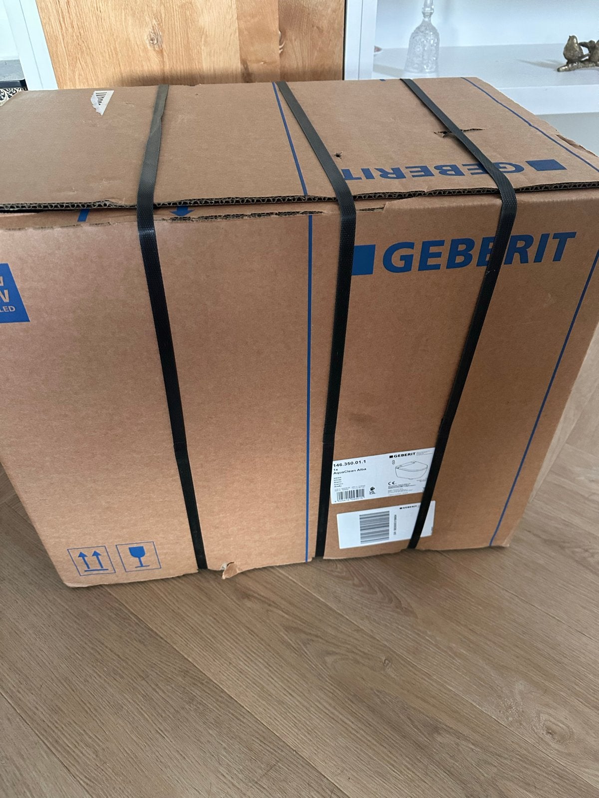 Geberit AquaClean Alba douche wc met afstandsbediening, Doe-het-zelf en Verbouw, Sanitair, Ophalen, Nieuw, Toilet