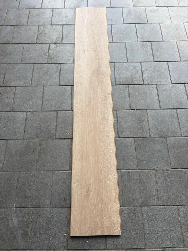 Laminaat 31m2  Naturel Eiken, Doe-het-zelf en Verbouw, Vloerdelen en Plavuizen, Nieuw, Laminaat, Hout, 150 cm of meer, 10 tot 30 cm