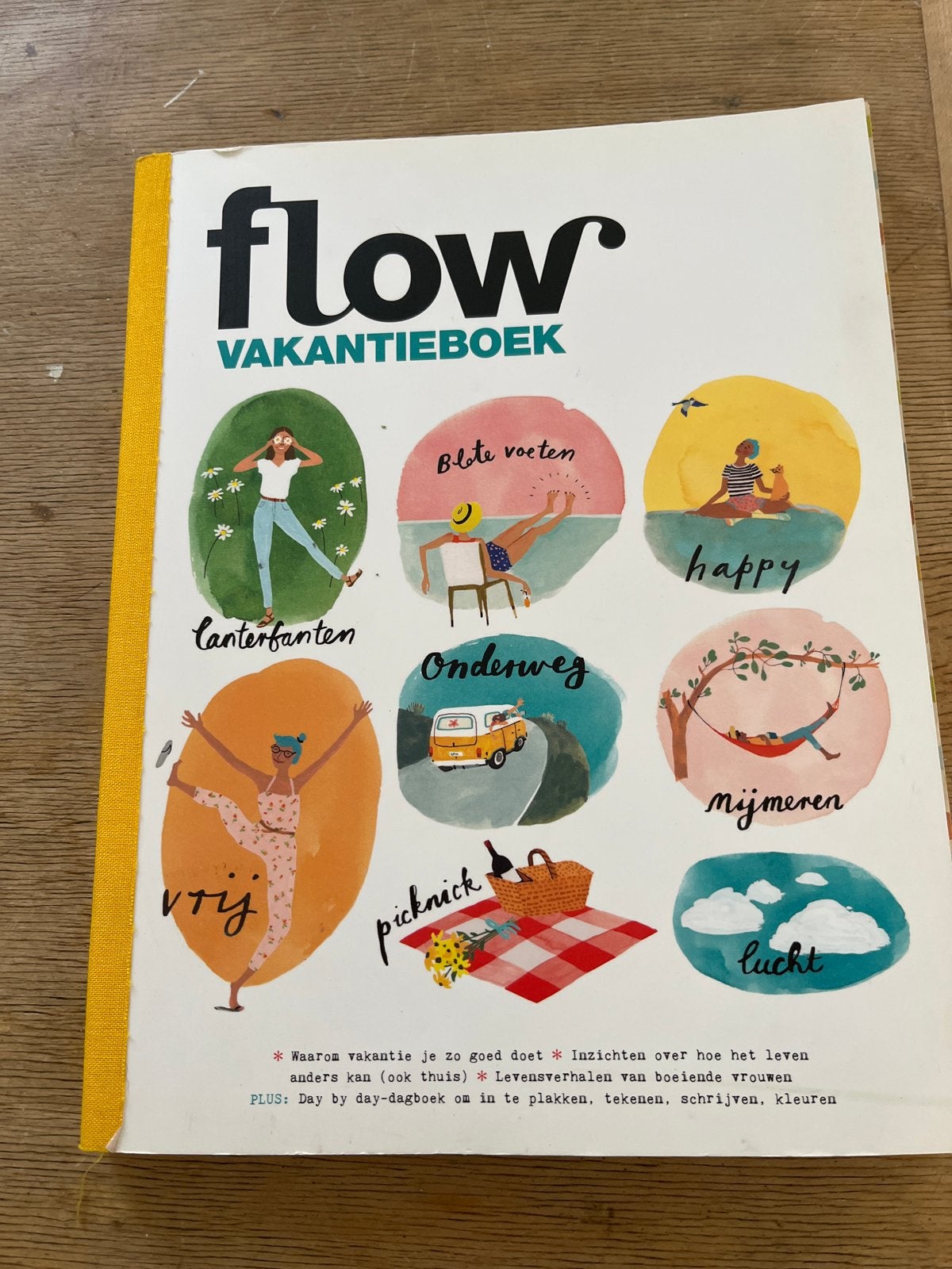 Flow Vakantieboek - Day by Day Vakantiedagboek, Ophalen of Verzenden, Zo goed als nieuw