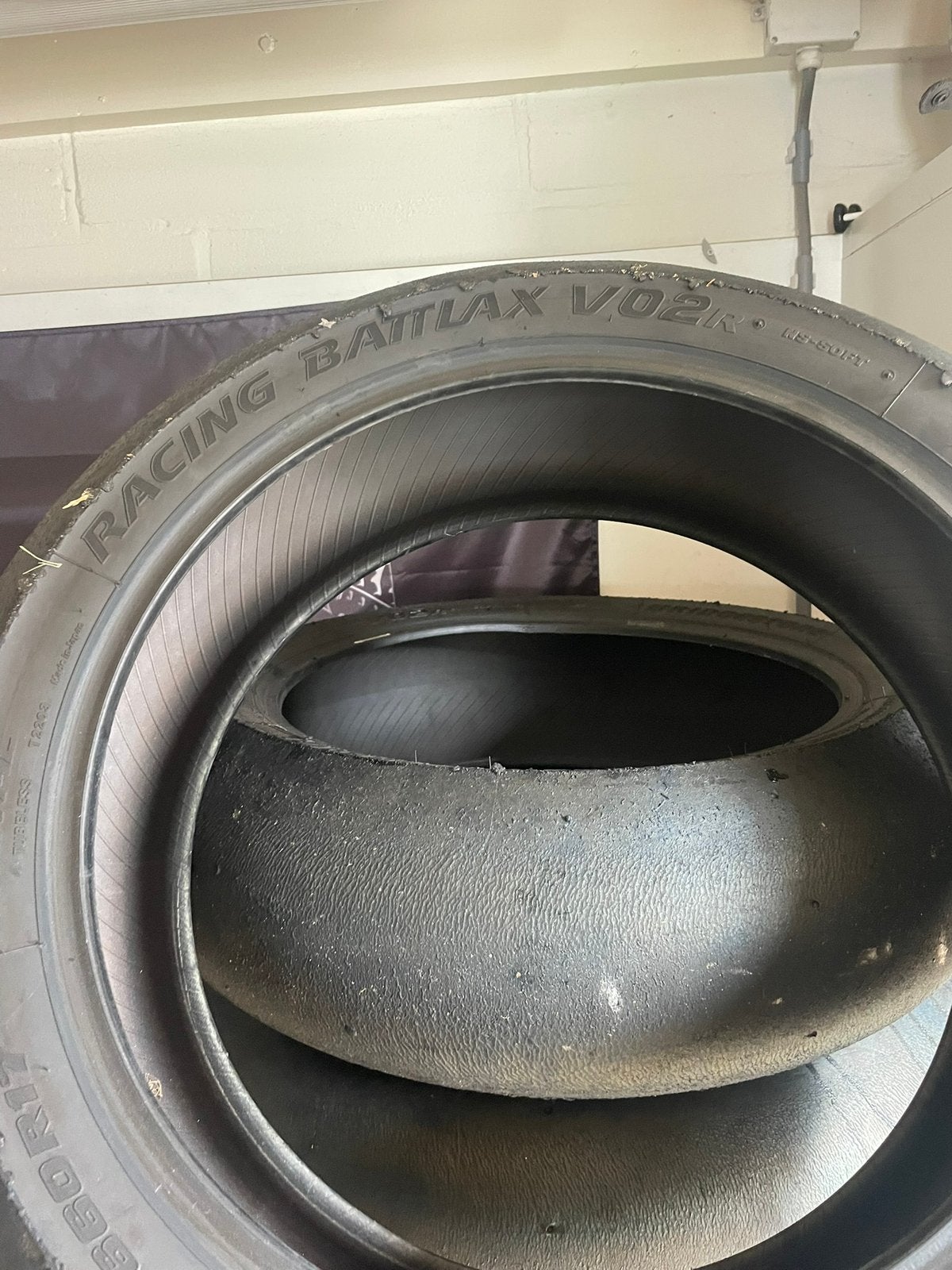 SLICKS: Bridgestone Battlax V02, Ophalen of Verzenden, Gebruikt