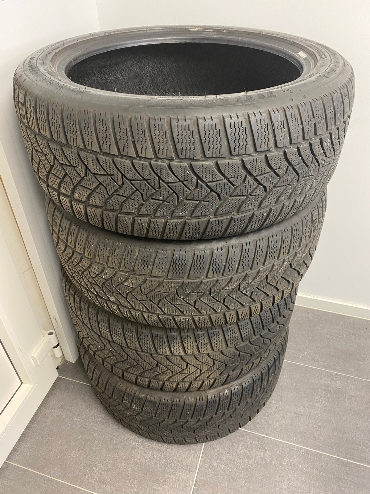 Set van 4 gebruikte winterbanden, Auto-onderdelen, Banden en Velgen, Ophalen, Gebruikt, 255 mm, Winterbanden
