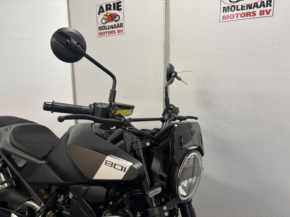 Husqvarna SVARTPILEN 801 (bj 2025), 2 cilinders, Bedrijf, Onbekend, Meer dan 35 kW