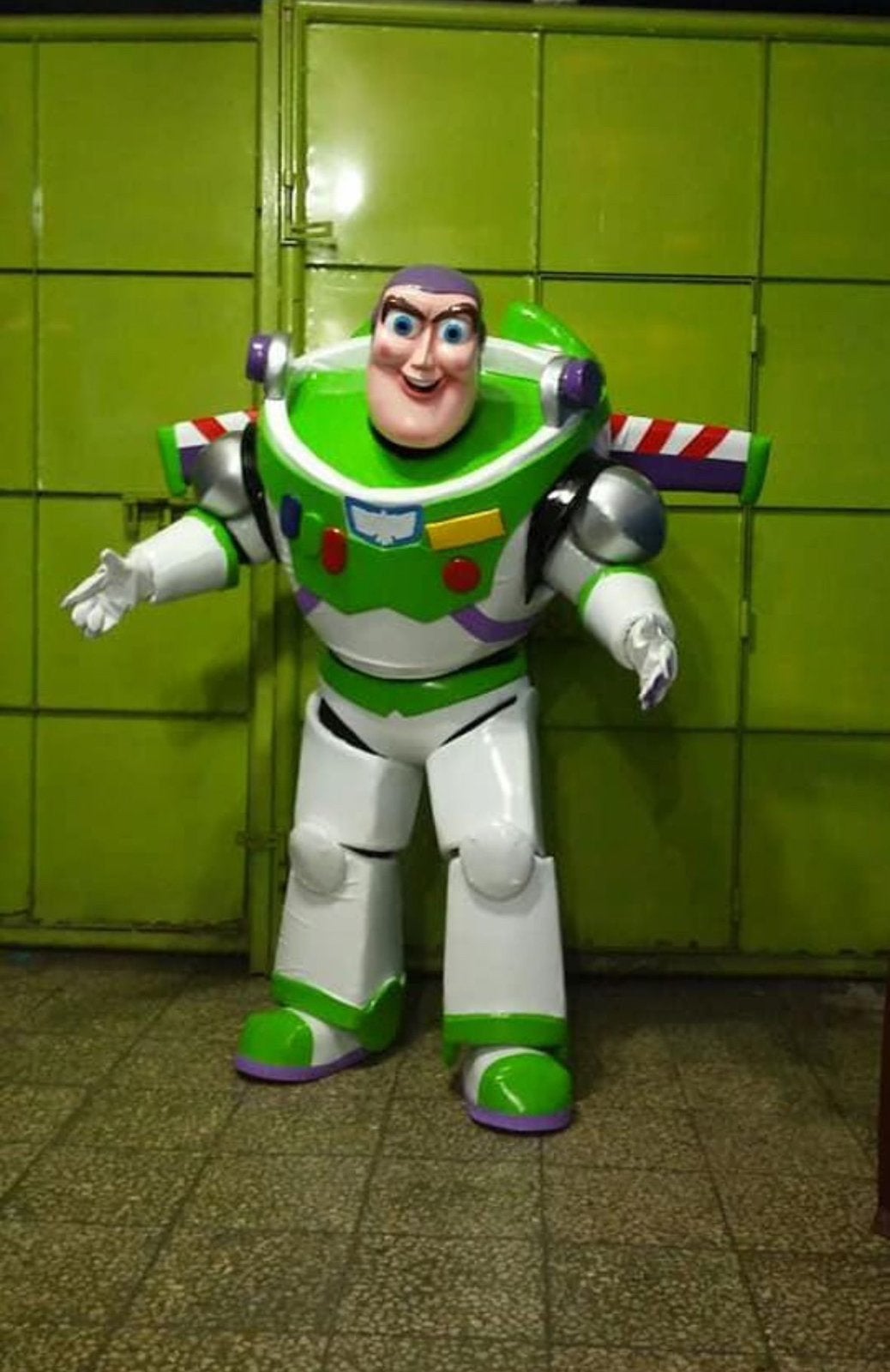 Buzz lightyearrr op je feestje? Mascotte verhuur met acteur, Ophalen of Verzenden, Zo goed als nieuw