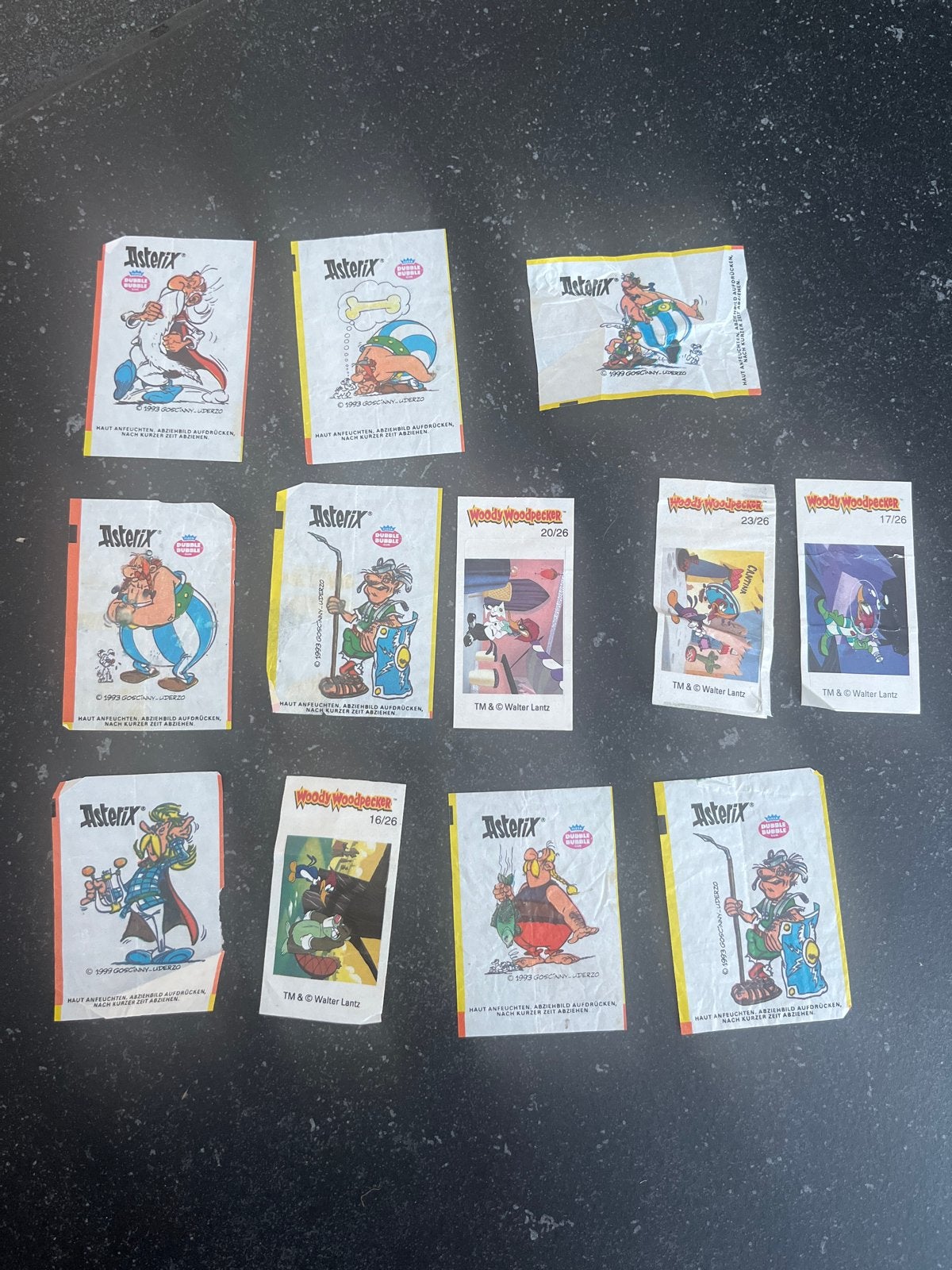 Vintage Asterix en Woody Woodpecker kauwgomplaatjes, Ophalen of Verzenden, Gebruikt, Strip of Tekenfilm