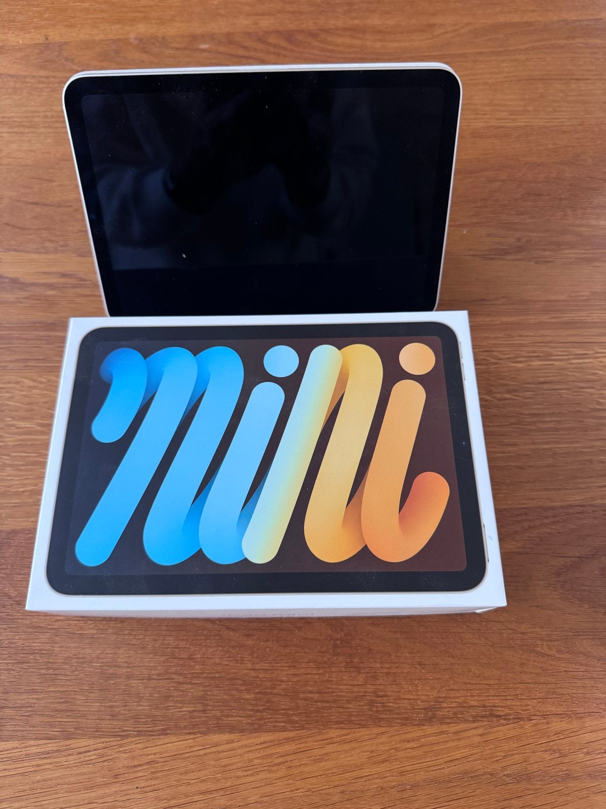 Foto 5 van iPad Mini (6e gen) 64GB Wifi (2021) + Smart Cover