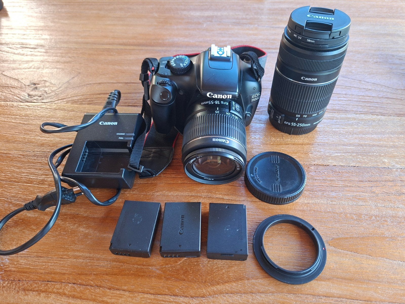 Canon 1100D met lenzen (2) en tas, Ophalen of Verzenden, Zo goed als nieuw, Canon, 8 keer of meer