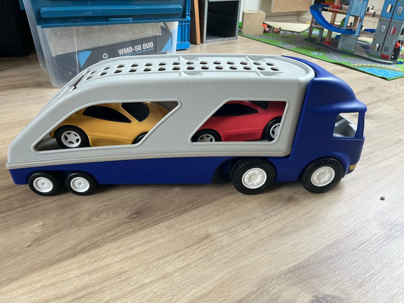 Little Tikes Vrachtwagen met 2 auto's, Ophalen, Zo goed als nieuw