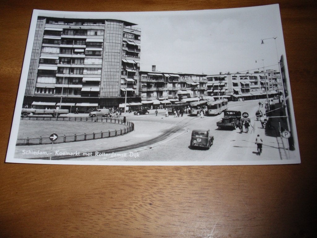 Schiedam Koemarkt met Rotterdamse Dijk Tram, Verzenden, 1940 tot 1960, Ongelopen, Zuid-Holland