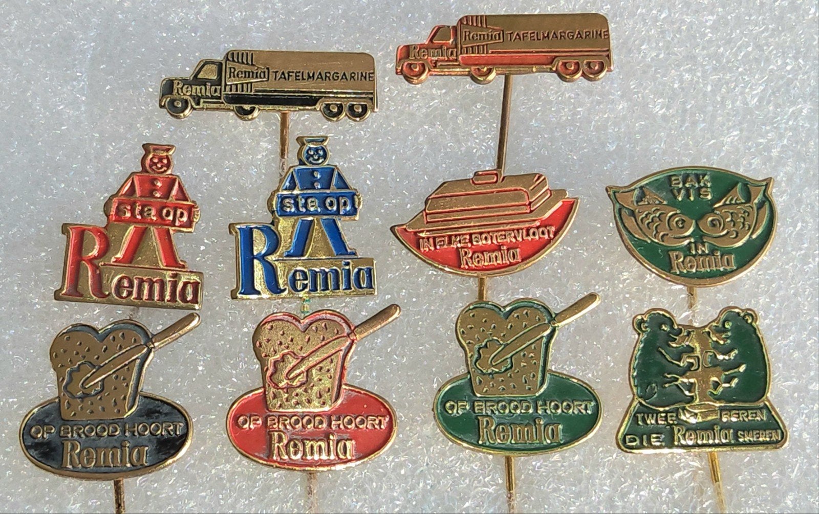 10 Vintage Remia Speldjes - Margarine Reclame Pins, Ophalen of Verzenden, Gebruikt, Merk, Speldje of Pin