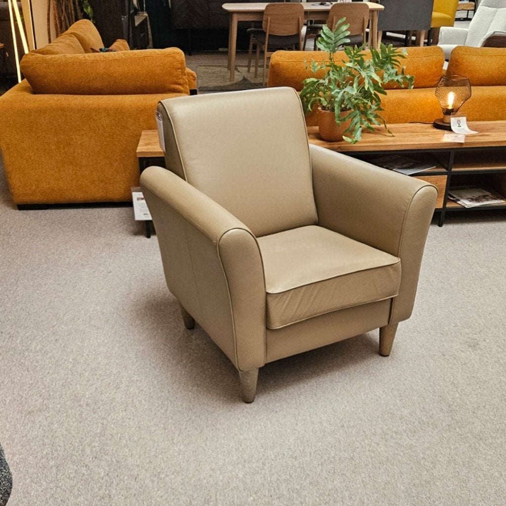 Fauteuil Oss | Leer Mokka, Huis en Inrichting, Fauteuils, Ophalen, 75 tot 100 cm, Zo goed als nieuw, Leer
