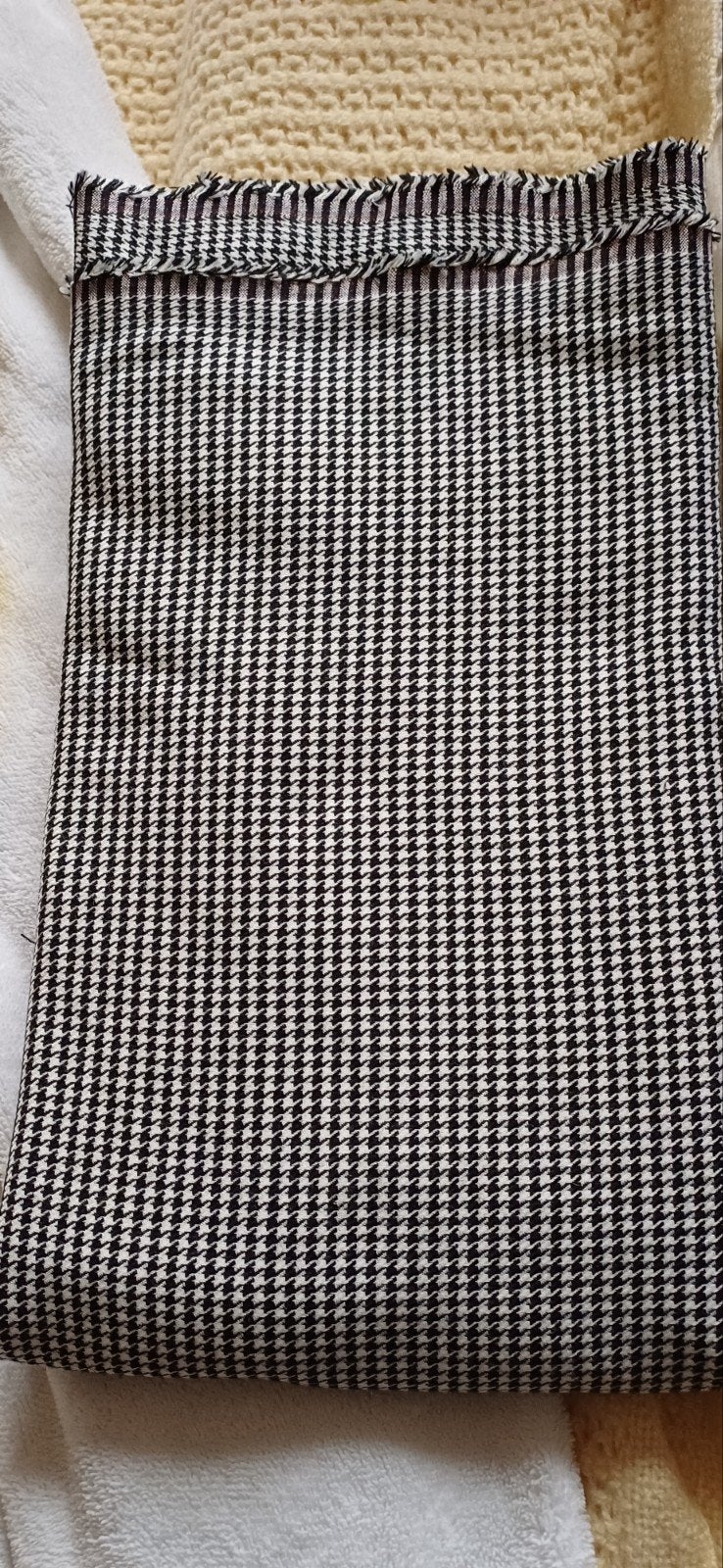 Mooie wollen lap stof 150.bij 140 zwart wit ruitje, Overige materialen, 120 cm of meer, Zwart, Nieuw