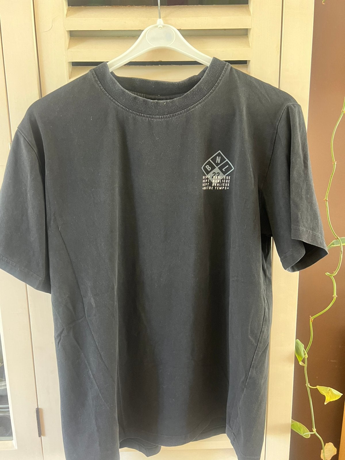 Zwart  t shirt, Ophalen of Verzenden, Zo goed als nieuw, Zwart