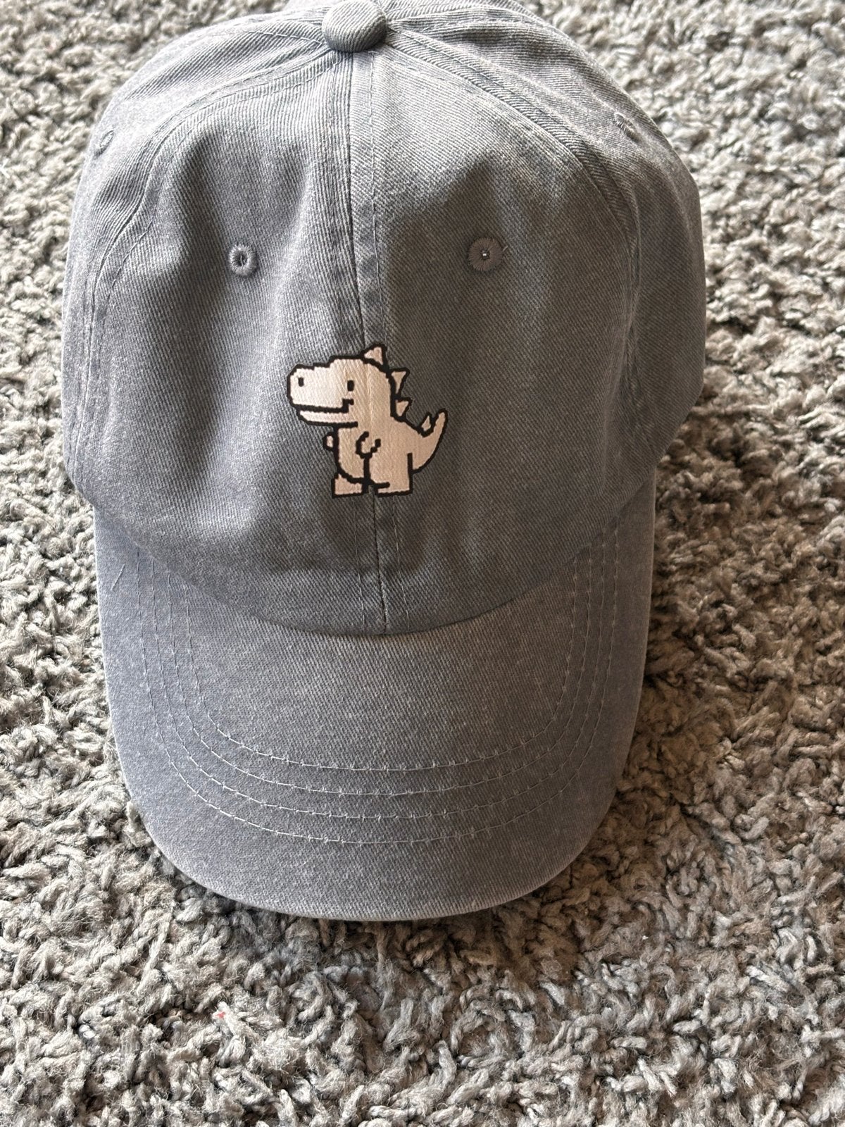 Grijze pet met schattige dinosaurusprint, Kleding | Dames, Hoeden en Petten, Ophalen of Verzenden, Nieuw, One size fits all, Pet
