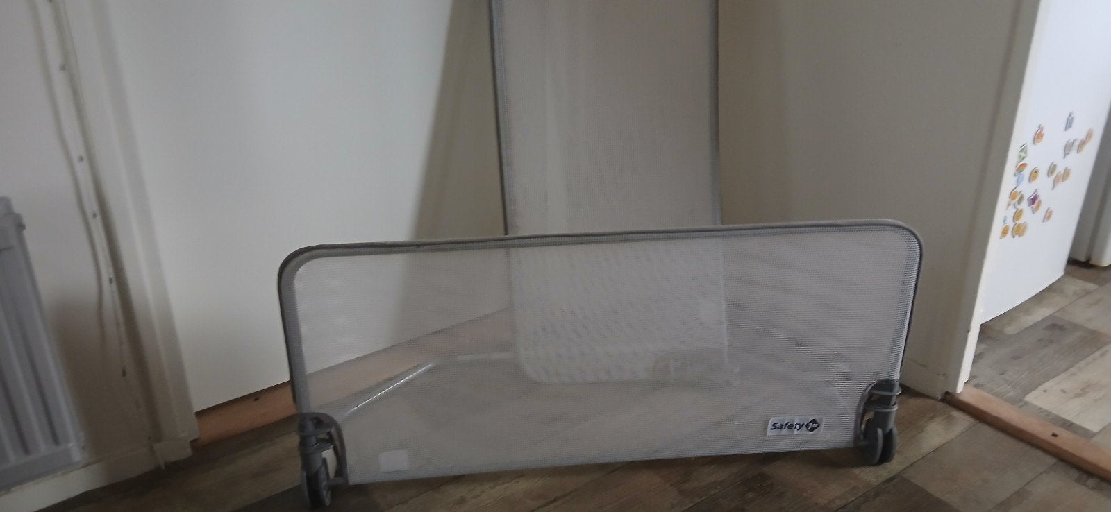 Safety 1st bedhekje, Kinderen en Baby's, Gebruikt, Oprolhekje, Ophalen of Verzenden, Metaal of IJzer