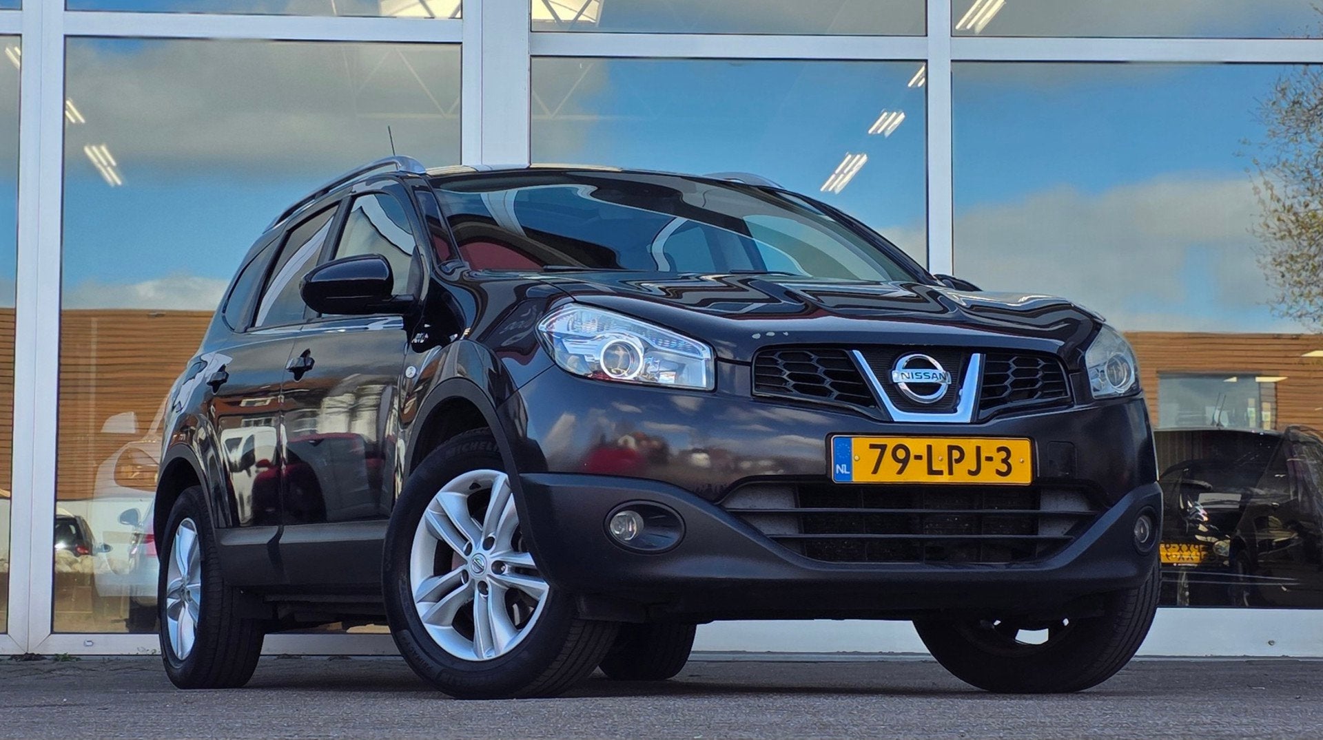 Nissan Qashqai +2 2.0i 16V Automaat Optima 4WD 7P Trekhaak P, Auto's, Automaat, Gebruikt, Zwart, 7 stoelen