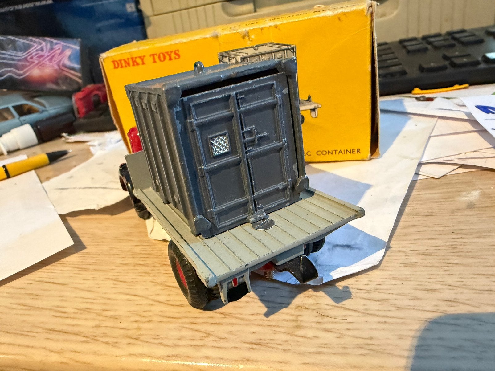 Dinky Toys Vrachtwagen met Container - Vintage Speelgoed, C, Dinky Toys, Ophalen of Verzenden, Zo goed als nieuw