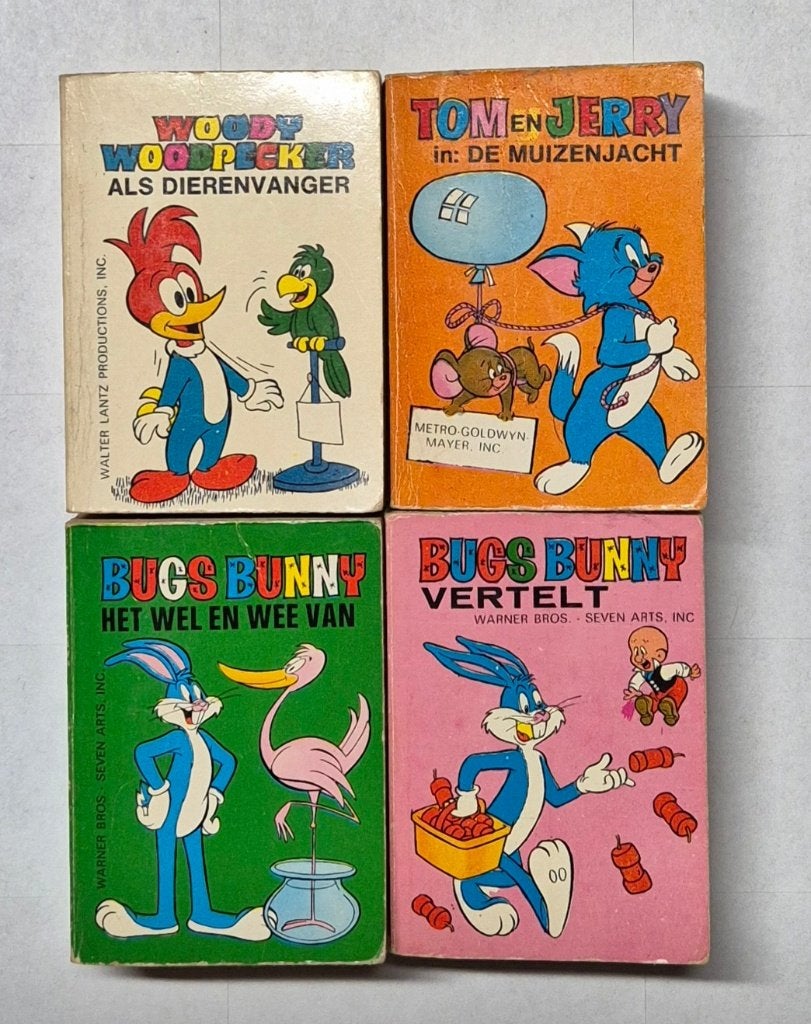Mini Infancia -set van 4 miniboekjes- Bugs Bunny /Tom &Jerry, Gelezen, Warner Bros, Ophalen of Verzenden, Meerdere stripboeken