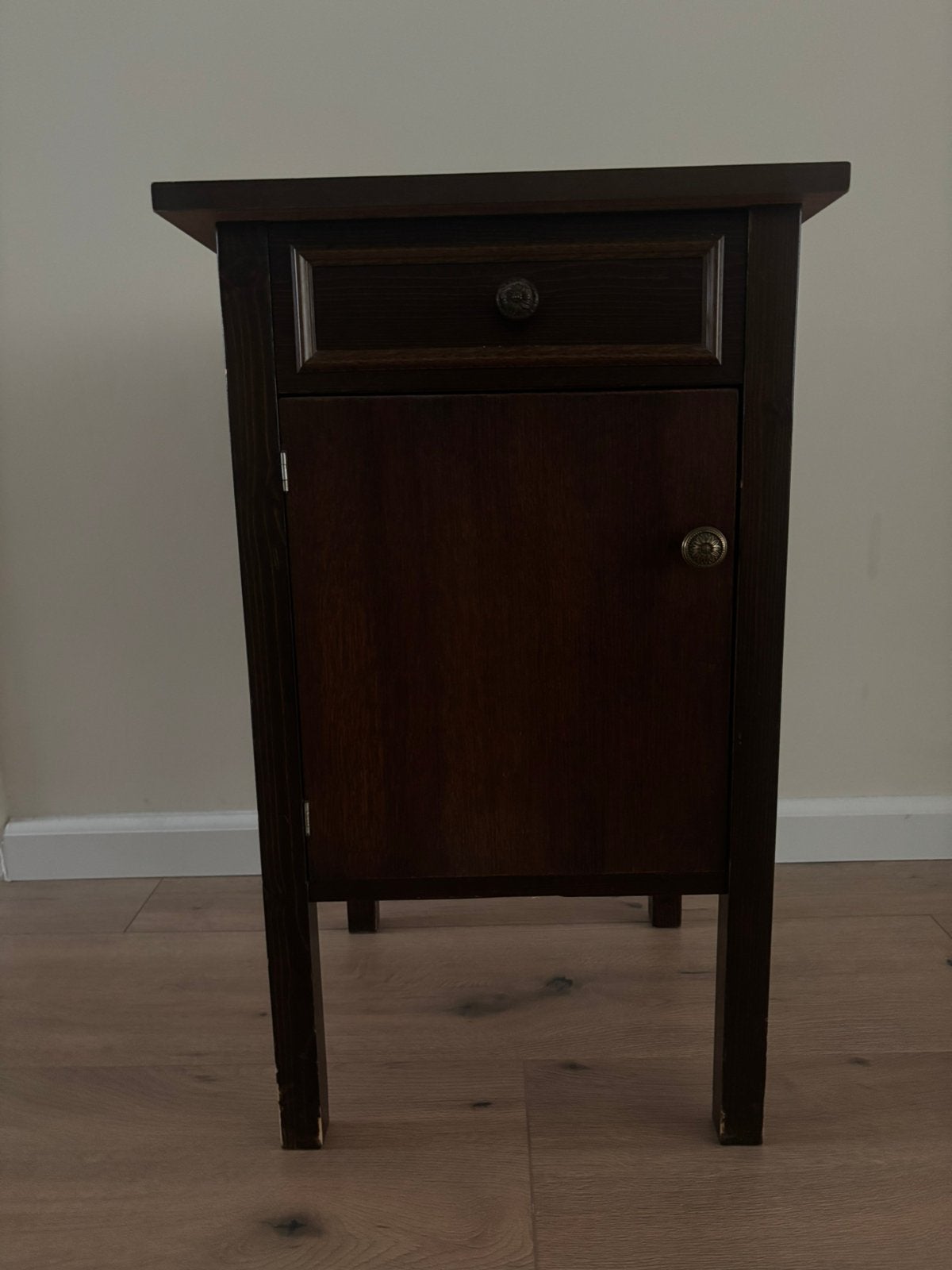 Vintage donkerhouten nachtkastje – lade & kastje, Huis en Inrichting, Ophalen, Zo goed als nieuw, Minder dan 45 cm, 70 cm of meer