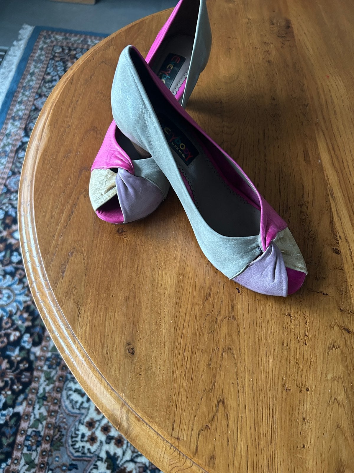 Dames pumps, Kleding | Dames, Schoenen, Ophalen of Verzenden, Zo goed als nieuw