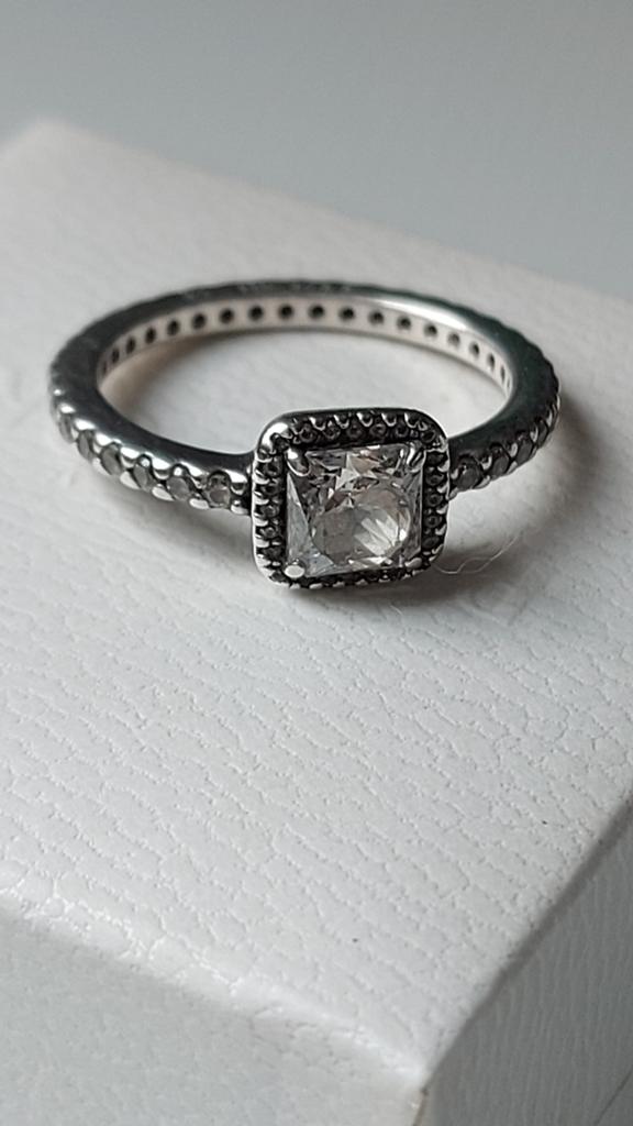 Originele Pandora ring met grote en kleine zirkonia's, Sieraden, Tassen en Uiterlijk, Ringen, 18 tot 19, Ophalen of Verzenden