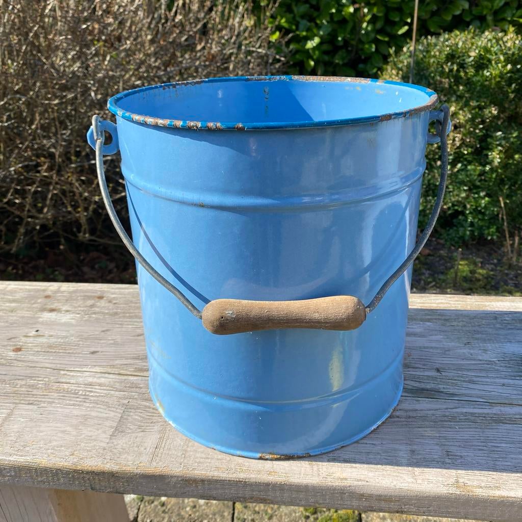 Oude blauwe emaille emmer met hengsel - Vintage decoratie, Ophalen of Verzenden
