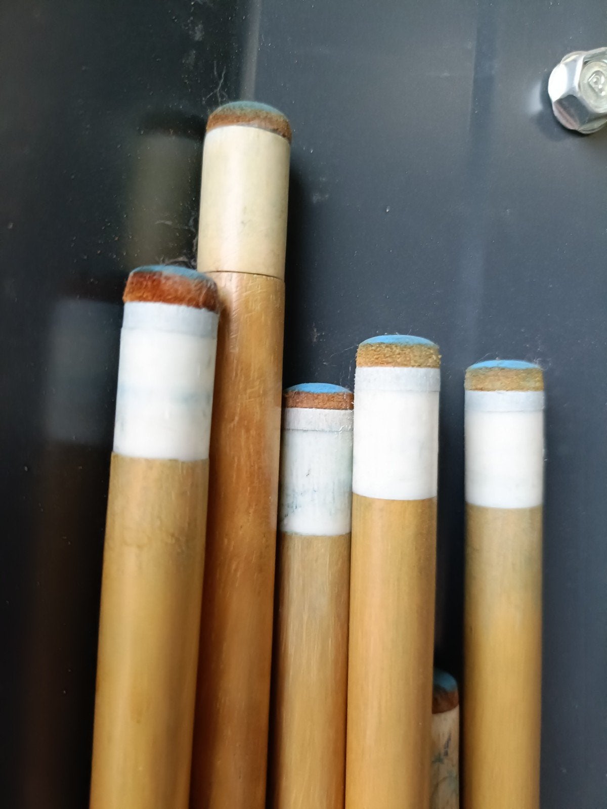 6 biljartkeuen, 9 ballen en krijten telraam, Ophalen, Gebruikt, Keu of Ballen