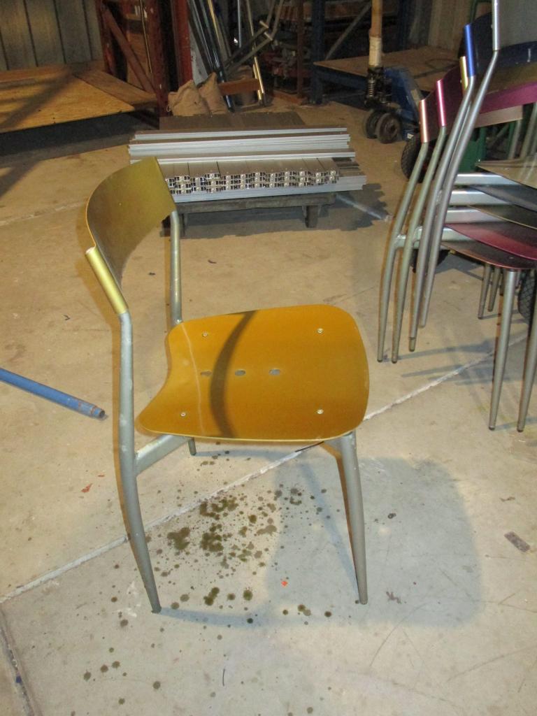 vintage gekleurde alumium stoelen, Ophalen, Gebruikt, Aluminium, Stapelbaar