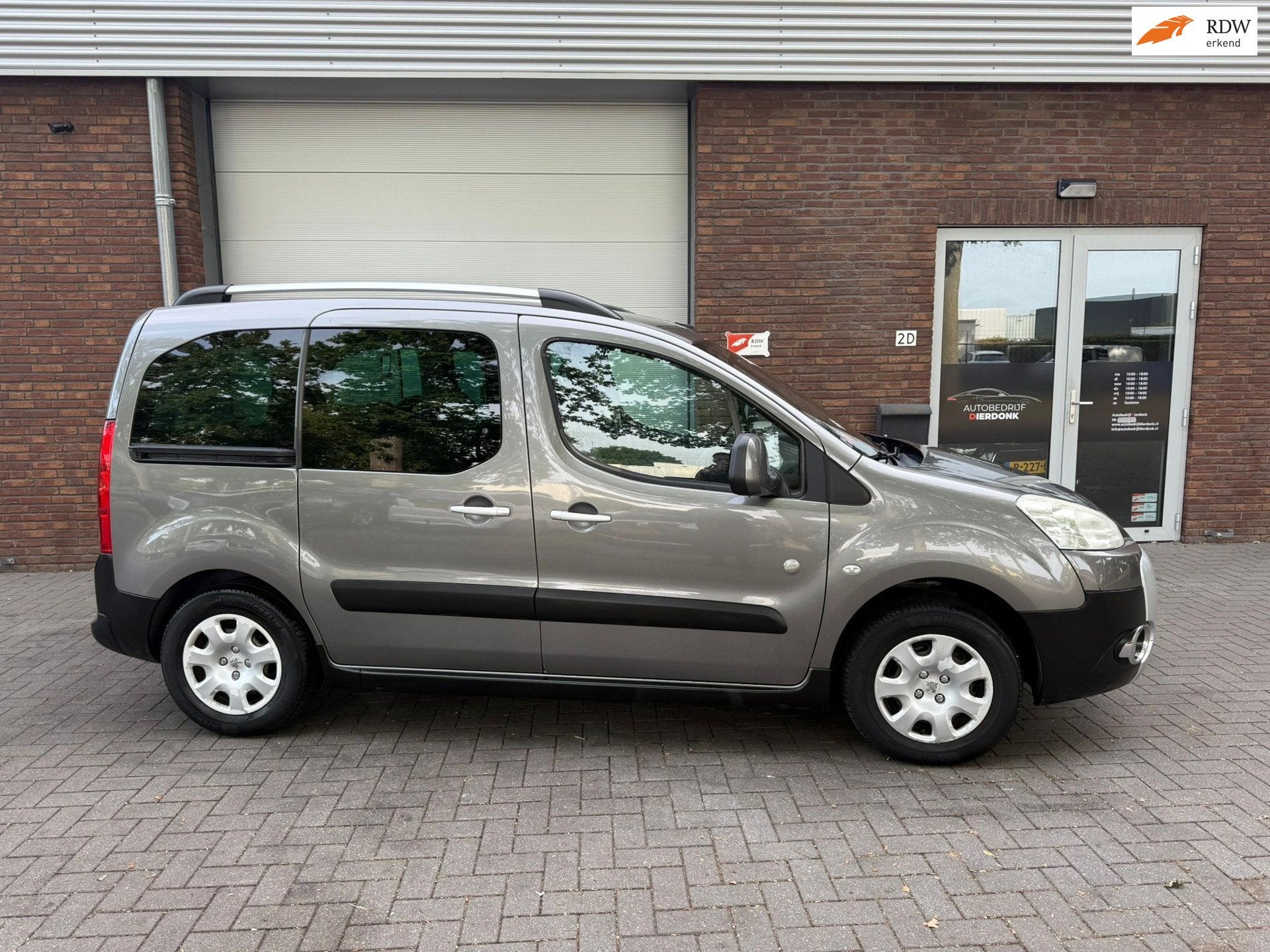 Peugeot Partner Tepee 1.6 VTi Family|AIRCO|NIEUWE APK|LEUKE, Voorwielaandrijving, Euro 5, Gebruikt, Zwart