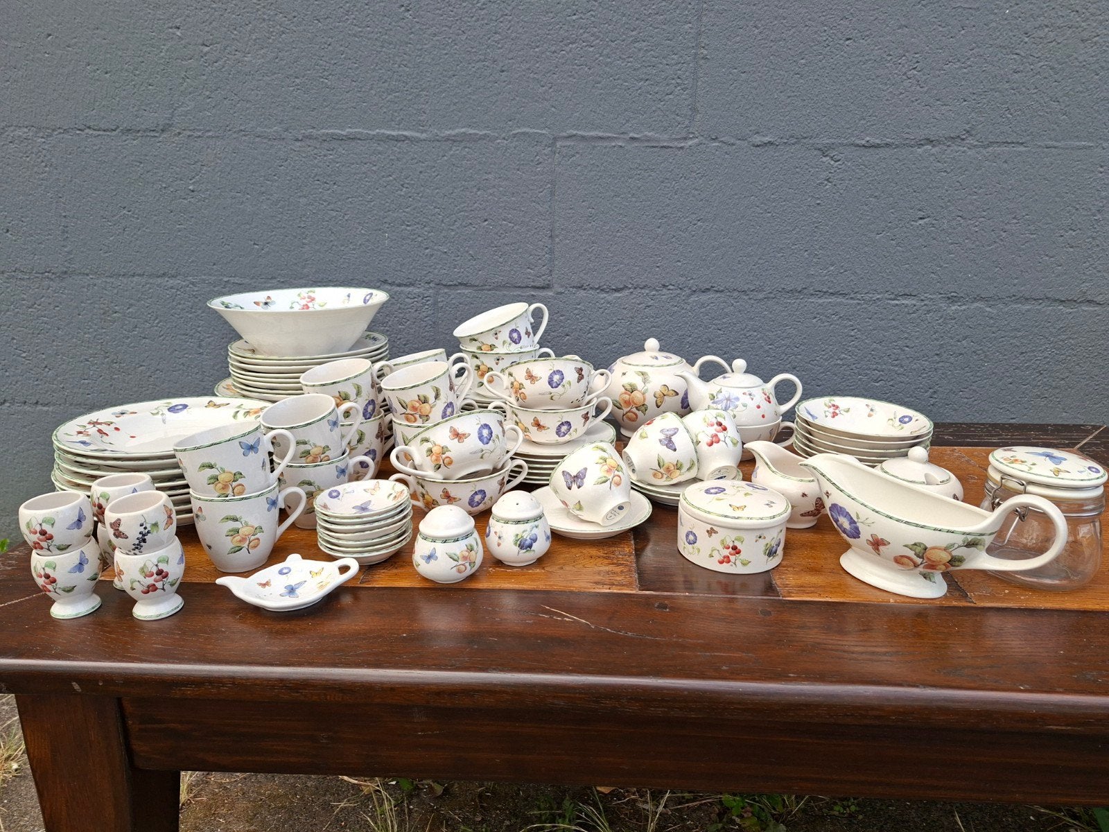 Compleet Janneke Brinkman servies, Ophalen