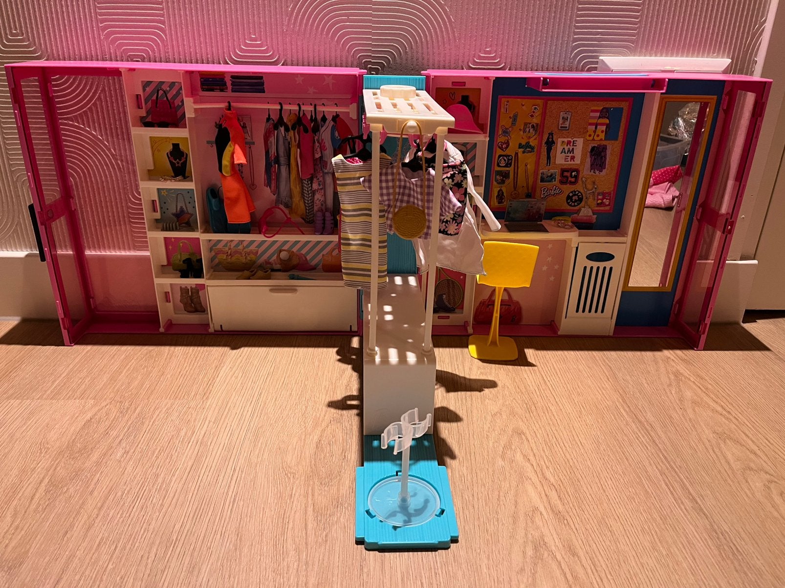 Barbie kledingwinkel inklapbaar, Ophalen of Verzenden, Barbie