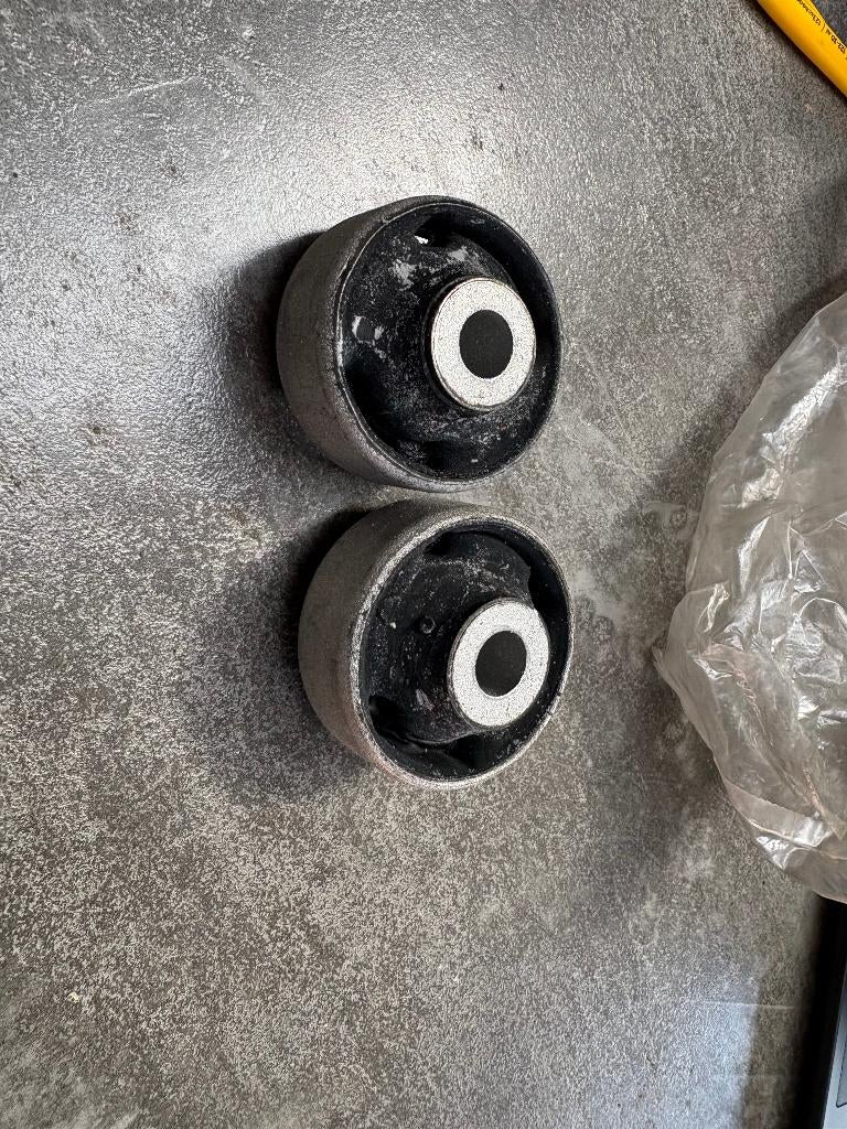 Origineel Draagarm rubber, Golf 4, Bora, A3 en Seat toledo, Ophalen of Verzenden, Nieuw, Seat