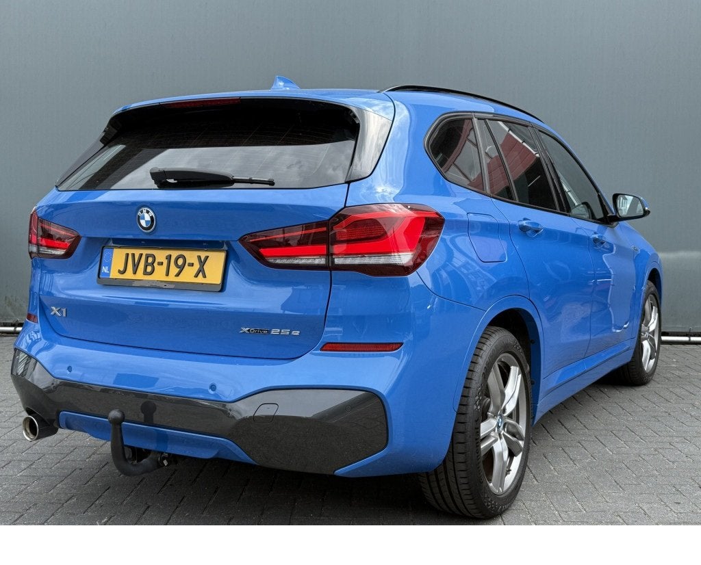 BMW X1 BWJ 2022 xDrive25e 221 PK eDrive Edition M SPORT | NI, 8 kWh, Gebruikt, Met garantie (alle), Blauw