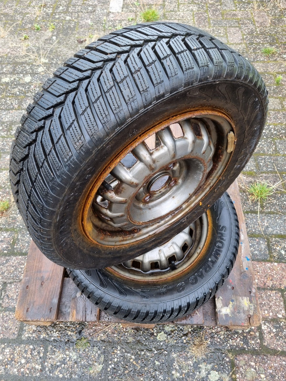 2x snowtrac 3 banden cross rodeo 14 inch, Auto-onderdelen, Ophalen, Gebruikt